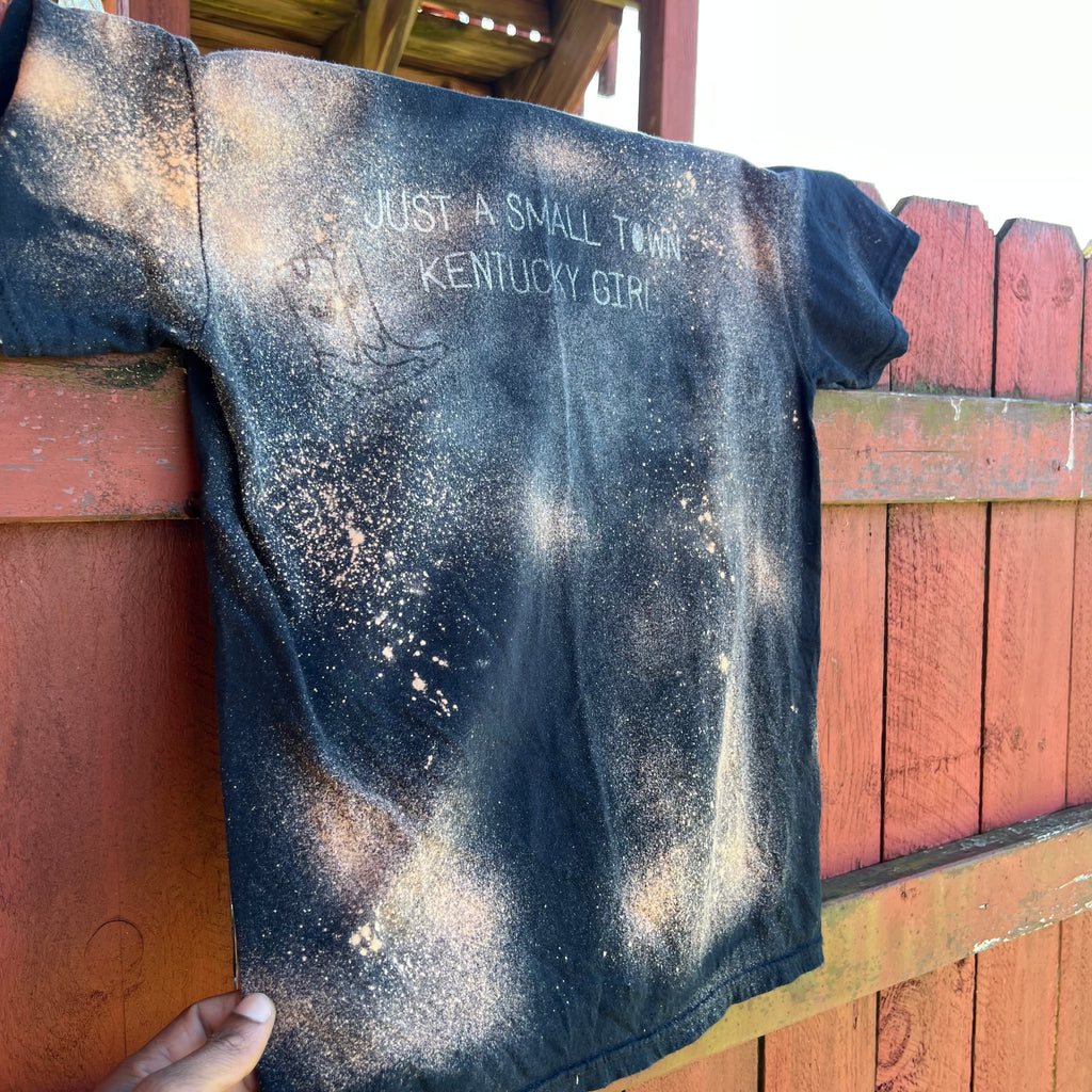 Small Town Girl Tee | Bardstown KY Boutique