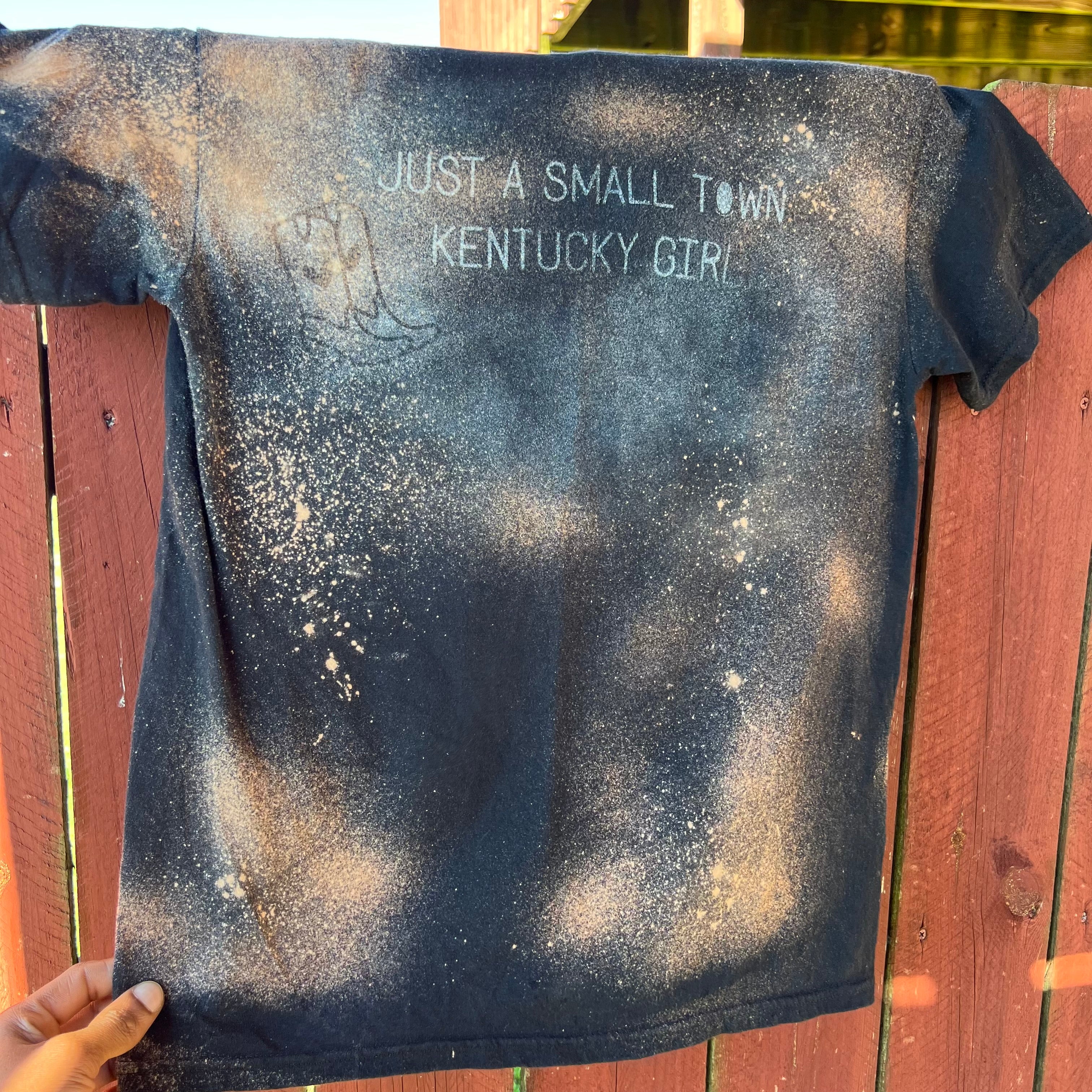 Small Town Girl Tee | Bardstown KY Boutique
